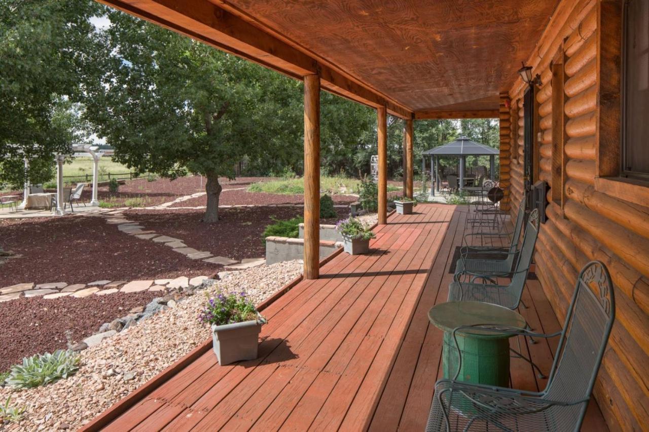 Quarter Horse Inn & Lodge Williams Exterior photo